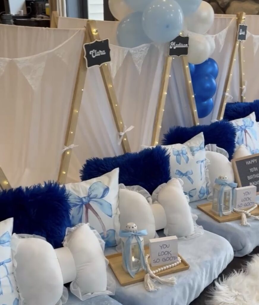 blue bow coquette theme