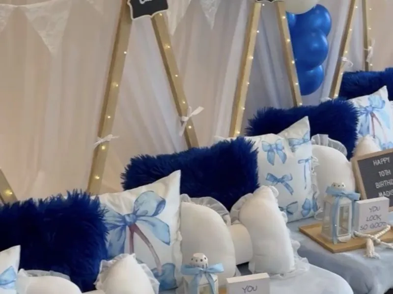 blue bow coquette theme